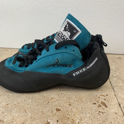 Free climbing shoes size - , 8