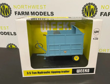 UNIVERSAL HOBBIES 6230 1:32 SCALE WEEKS CONVERT 3.5T SILAGE TRAILER