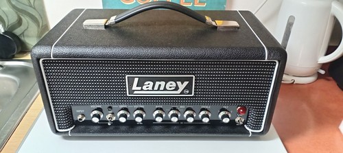 Bass guitar head - head, amplifier