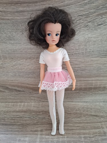 Sindy active ballerina dark