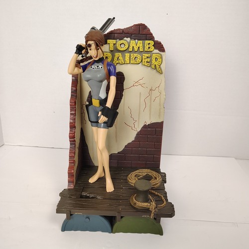Playmates toys tomb raider - playmates,