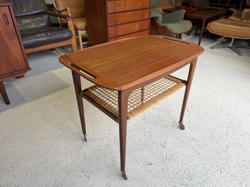 Danish mid century - danish, serving