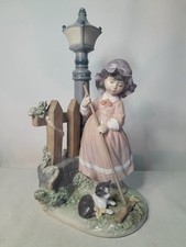 Lladro FALL CLEAN UP Figurine