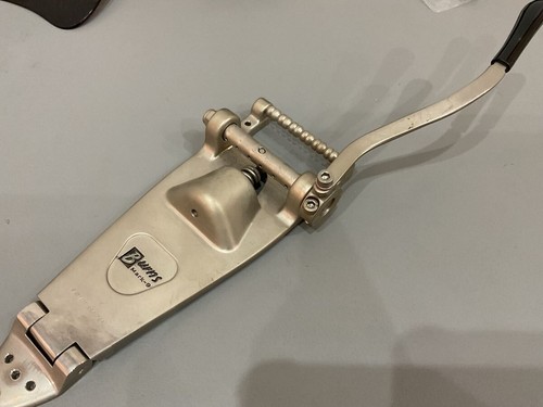 Burns mark vibrato tremolo - 9,