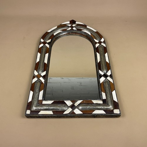 Moroccan arched wall - moroccan,