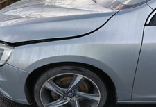 2014 VOLVO S60 D4 PASSENGER SIDE FRONT LEFT WING PANEL -ELECTRIC SILVER