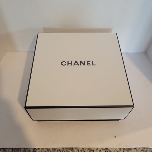 Authentic chanel gift box - chanel,