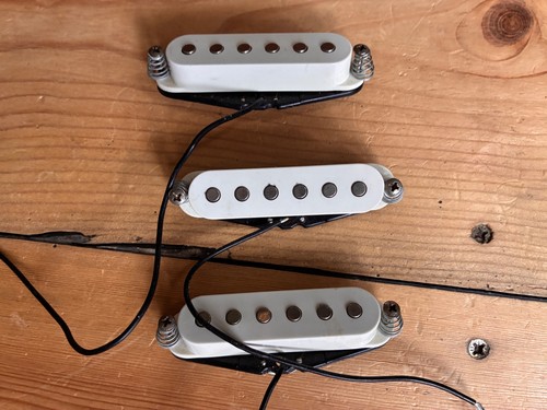 Fender squier affinity strat - fender,
