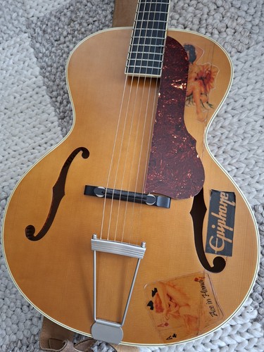 Multicolor guitar archtop - multicolor,