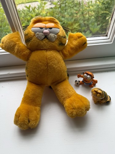 Vintage 1981 garfield toys - vintage,