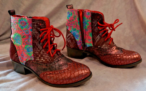 Irregular choice bed of - choice's,