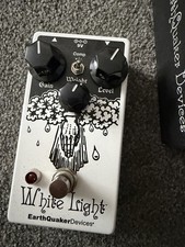 Earthquakes Devices White