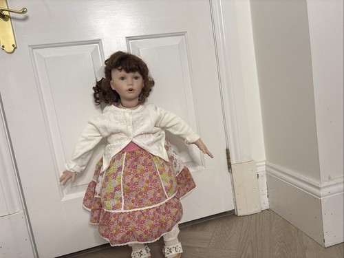 Collectors life size porcelain - collectors, life-size