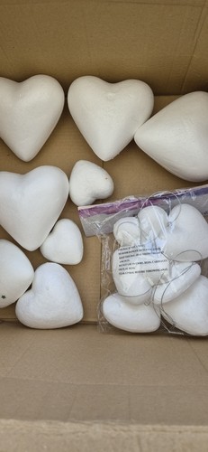 Polystyrene hearts - 14,