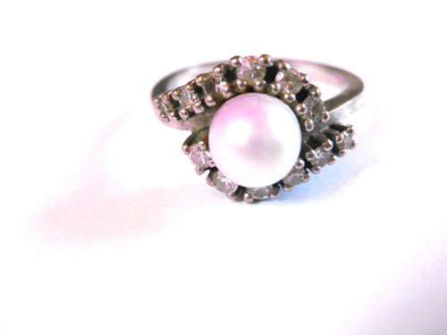 White gold ring 585 with - ring, pearl
