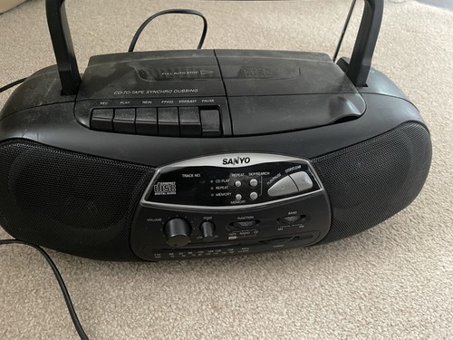Sanyo radio cassette - radio, &