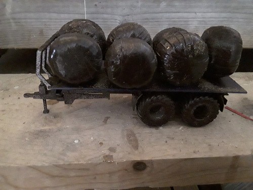 Siku bale trailer converted - siku,