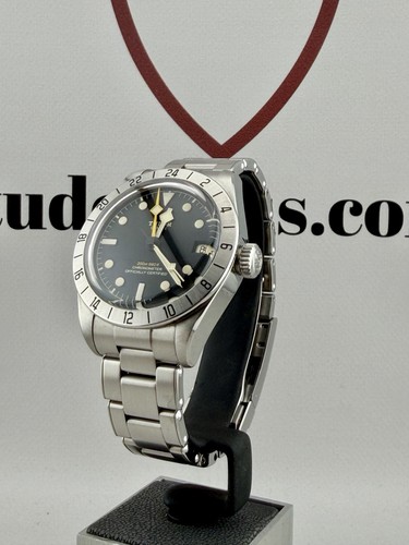 2022 tudor black - tudor, bay