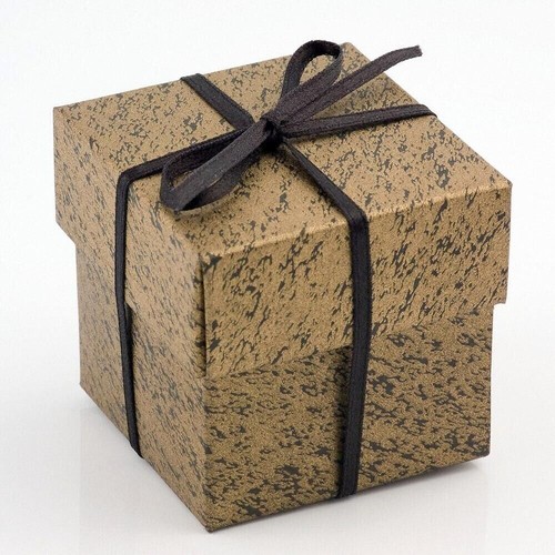 Black gold square - &,