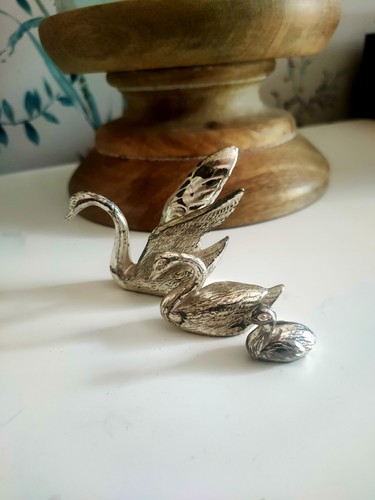 Silver tone swan - silver,