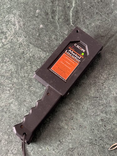 Scope metal locator wall - c,
