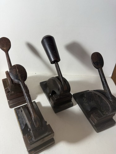 Vintage cast iron hand lever - cast,