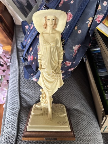 Vintage figurine lady - vintage, of