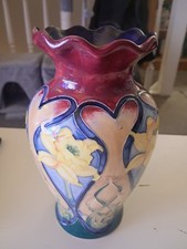 old tupton jeanne mcdougall 'the collection' daffodil vase - tube lined