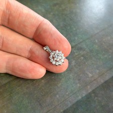 White Gold 750 18K 18CT CZ Cluster Aquamarine Gem Pendant Charm Delicate Dainty