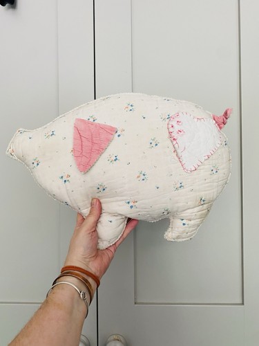 Vintage cutter quilt - quilt, pig
