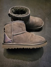 Girls Ugg Mini Classic Shine