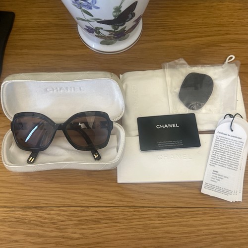 Chanel tortoise shell pearl - shell,