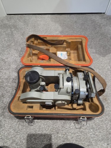 Theodolite with original case - theodolite,
