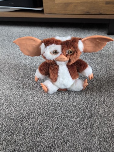 Official neca gremlins - official, gizmo