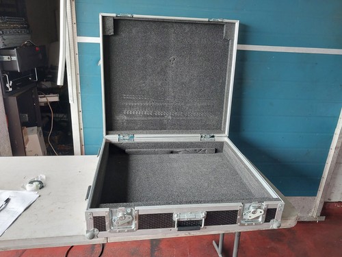 1flight case for - case, avolites