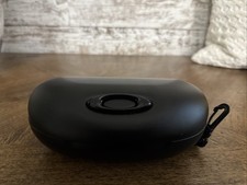 Oakley O Icon Black Clamshell