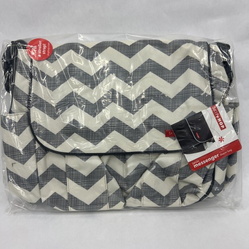 Skip hop dash signature diaper - dash,
