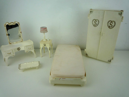 Vintage pedigree sindy bedroom - pedigree,