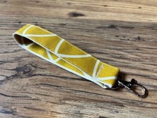 HANDMADE WRISTLET / KEY FOB