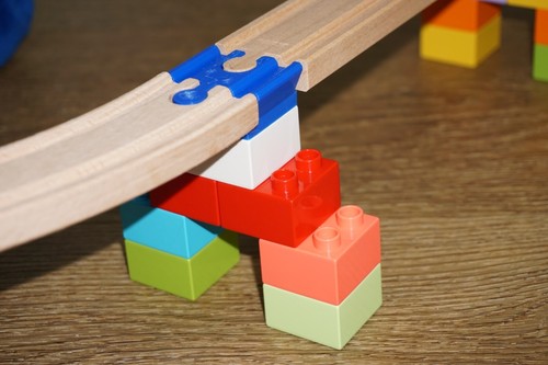 Train track adaptor connect - adaptor,