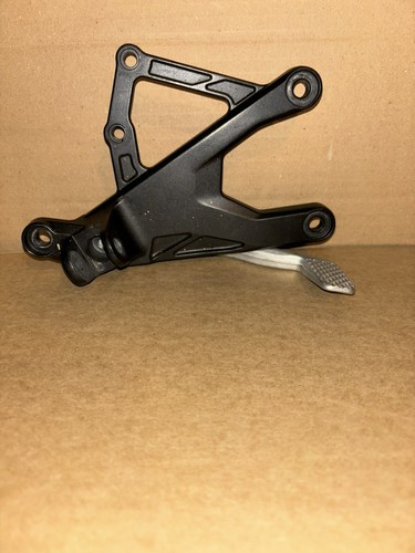 Yamaha yzf r1m right - yamaha,