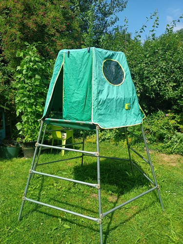 Climbing frame with - tp,