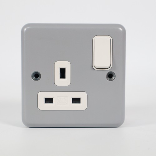Switched socket metal clad - mk,