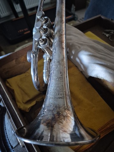 Vintage antique boosey - /,