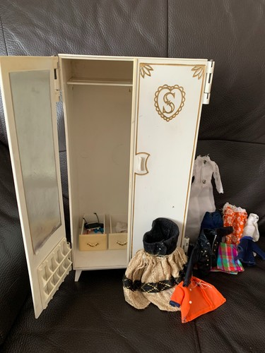 Vintage 1968 sindy wardrobe - vintage,