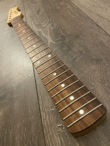 Stratocaster style fret - style,