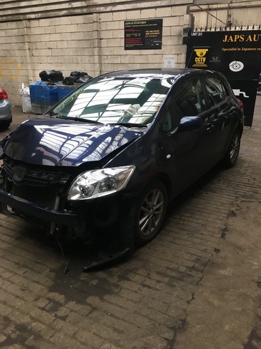 Toyota auris 5dr - toyota, petrol
