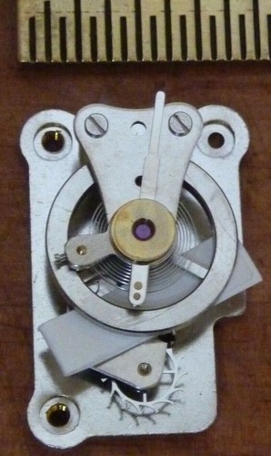 Good new jewelled clock - good,