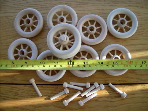 Spoked wooden wheels - 4x, +