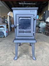 Jotul 602 Classic Cast Iron Wood Burning Stove Black Finish 5” Top Flue Exit